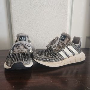 Kids Adidas 11K